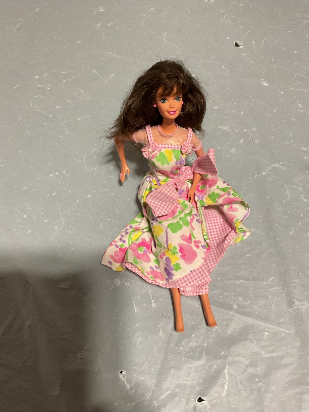 Vintage 1996 Spring Petals Barbie Mattel Avon Exclusive Brunette F199071
